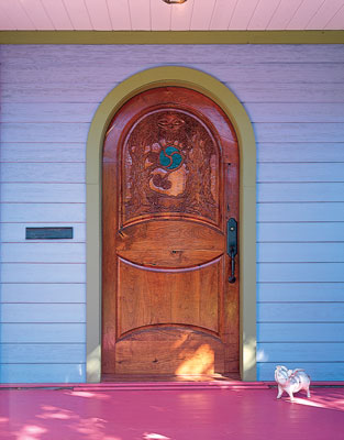 
The Austin home of Susan Brooks and John Salzman splashes the Bouldin Creek neighborhood with zero-VOC Benjamin Moore paint colors in periwinkle, olive, and rose (www.benjaminmoore.com).
